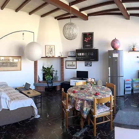 Lucca, Q-essence Λούκα